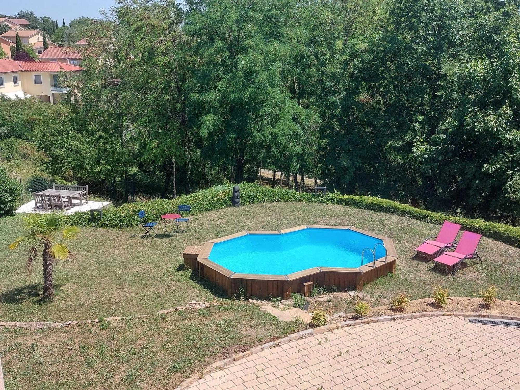 شقة Comme Dans Un Ecrin - T2 De 50 M² Avec Jardin, Terrasse Et Piscine فيرنايسون المظهر الخارجي الصورة