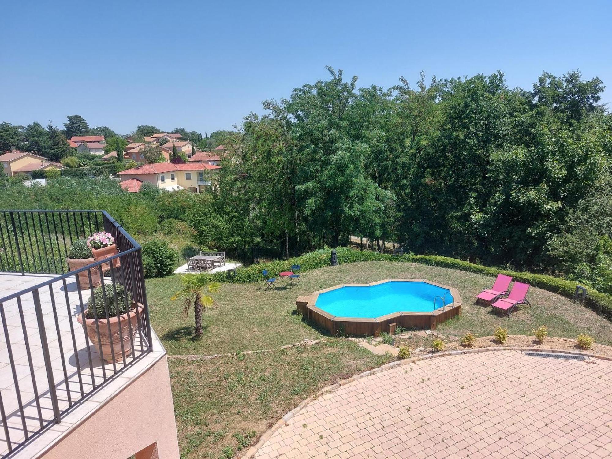 شقة Comme Dans Un Ecrin - T2 De 50 M² Avec Jardin, Terrasse Et Piscine فيرنايسون المظهر الخارجي الصورة